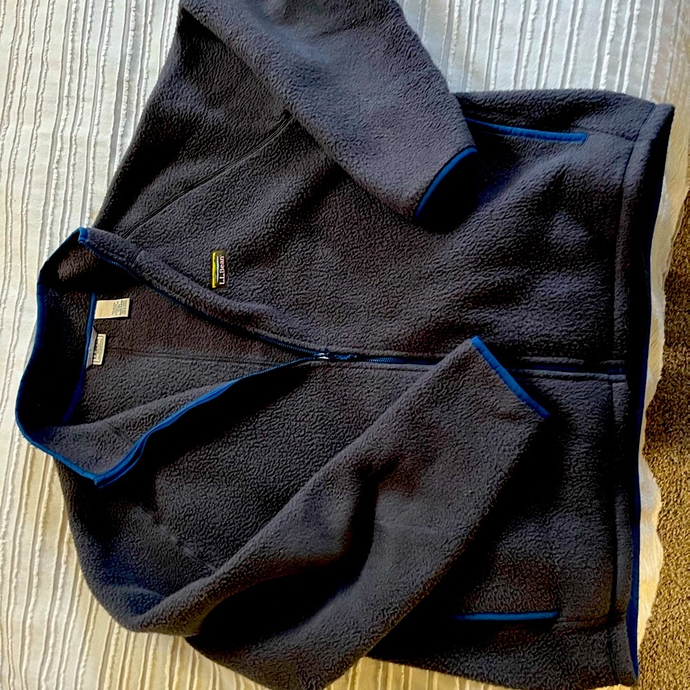 Men’s LLBean fleece jacket warm and super comfy ❄️🏂 XL